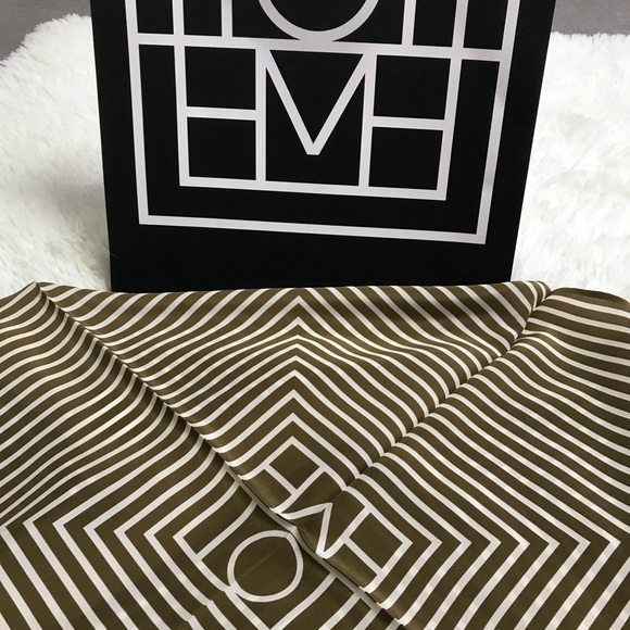 Toteme Silk Scarf - Picture 6 of 11